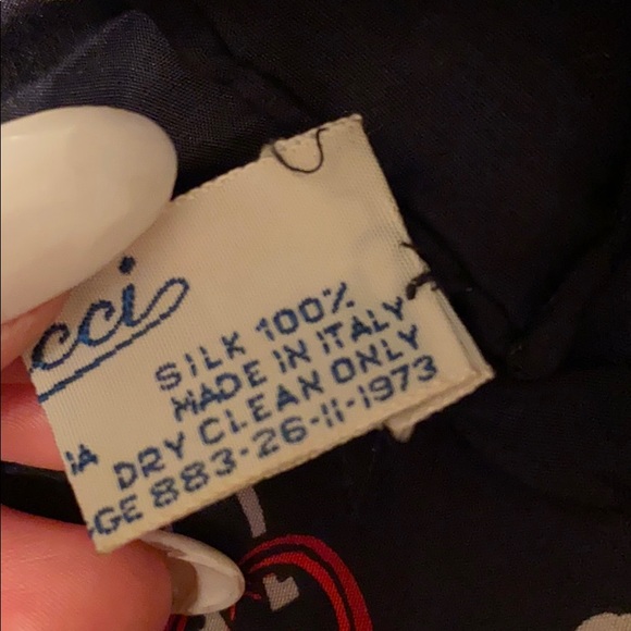 Authentic Gucci lock square silk scarf - Picture 6 of 6